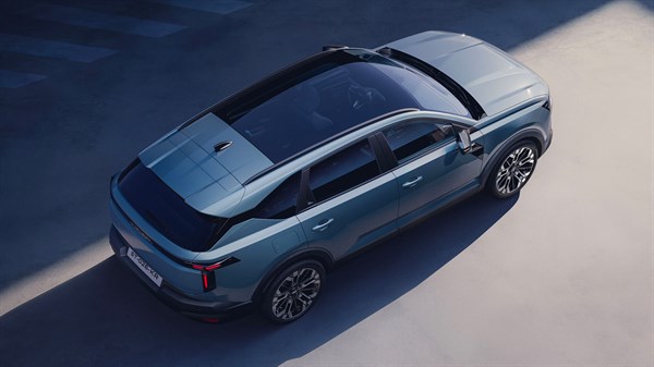 Dacia Striker - fixed panoramic roof